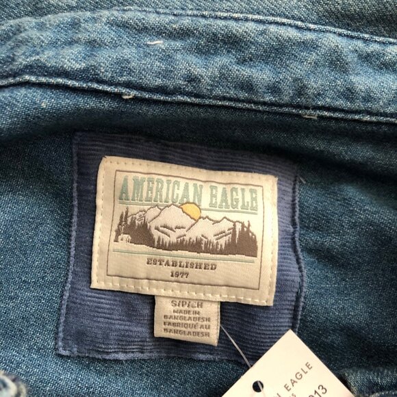 American Eagle Women's Denim Long Sleeve Button-Up Shirt Size‎ Small NWT Stylish - Picture 2 of 11